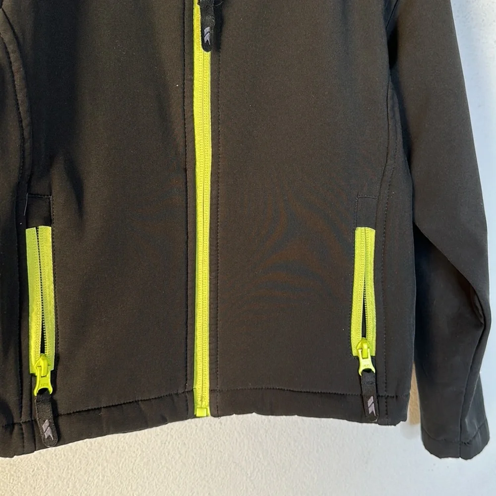 Trespass black soft shell jacket 5/6